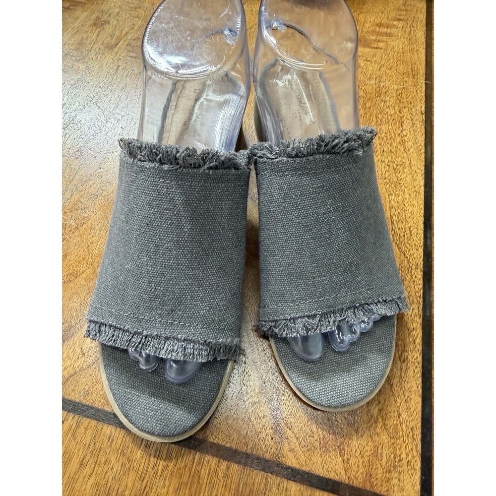 Universal Thread Women's 7 Gray Canvas Raw Hem Slide Sandals Slip On Shoes